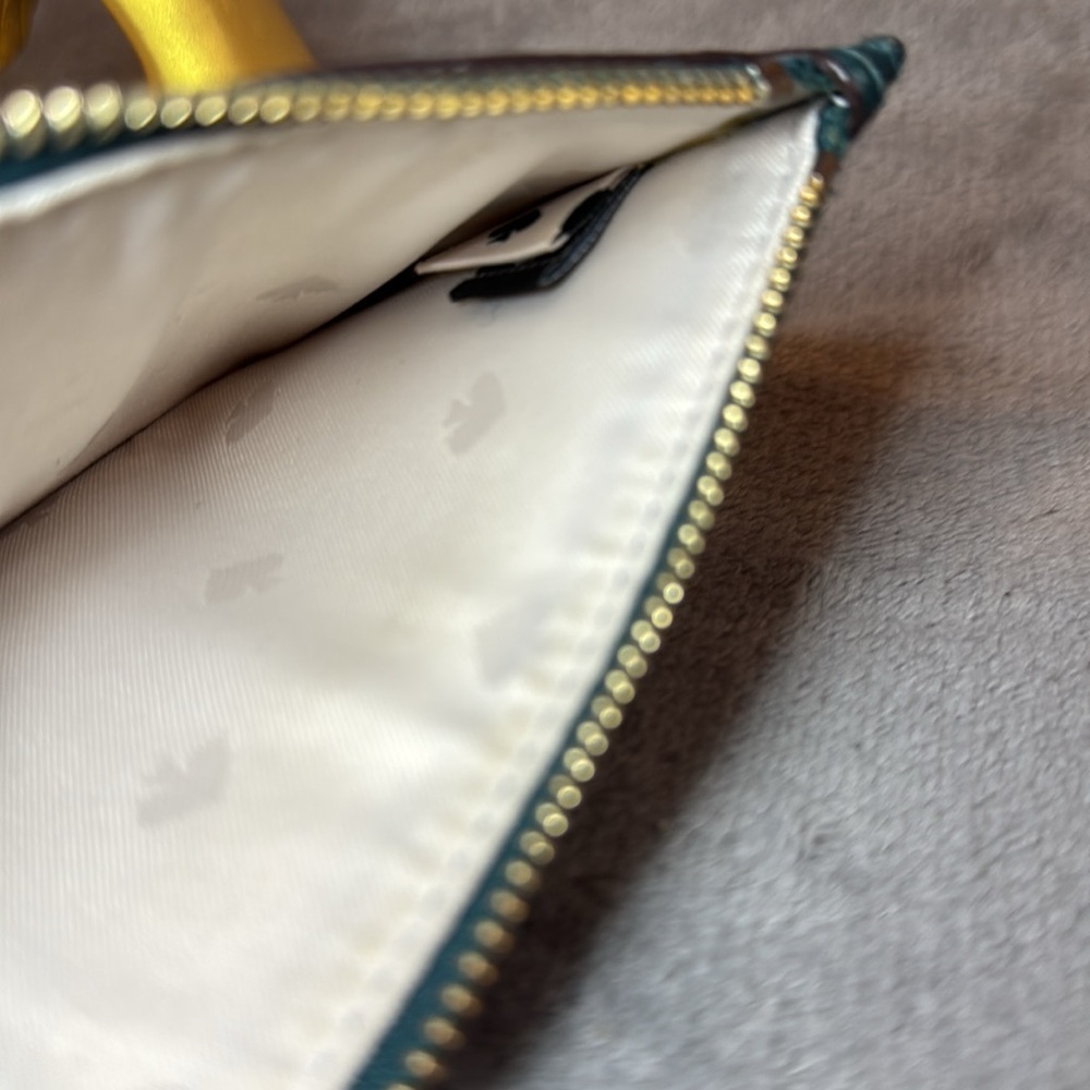 ♠️KATE SPADE♠️ Darcy Medium L Zip Card Holder/EUC - Picture 5 of 9